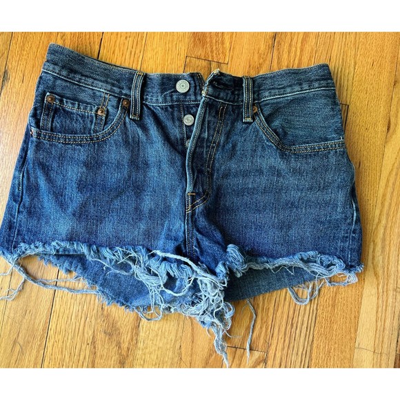 Levi’s Premium Womens 501 High Rise Button Fly Distressed Denim Shorts Size 27 - Picture 1 of 4